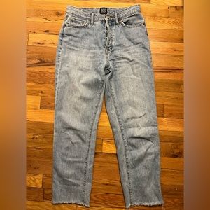 BDG slim straight size 26 light wash jeans